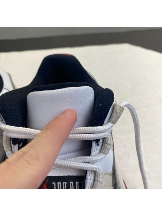 Athletic_Shoes